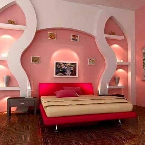 Controsoffitto con faretti e illuminazione LED blu