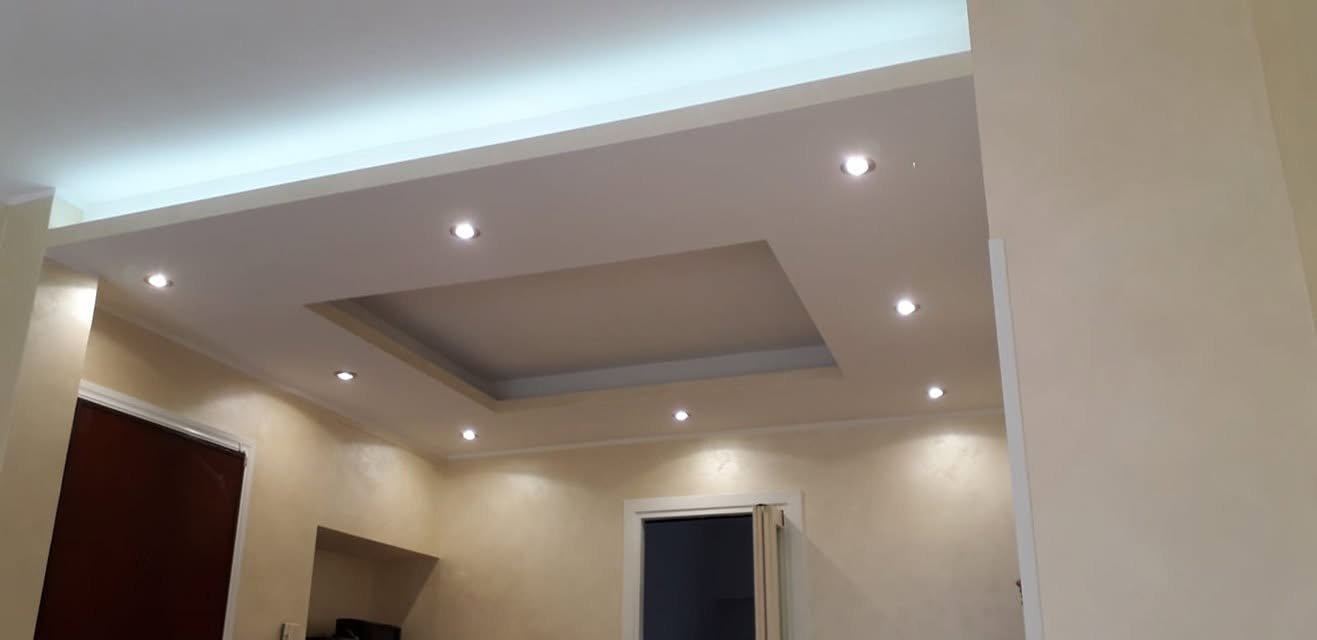 Parete e controsoffitto decorativo in cartongesso