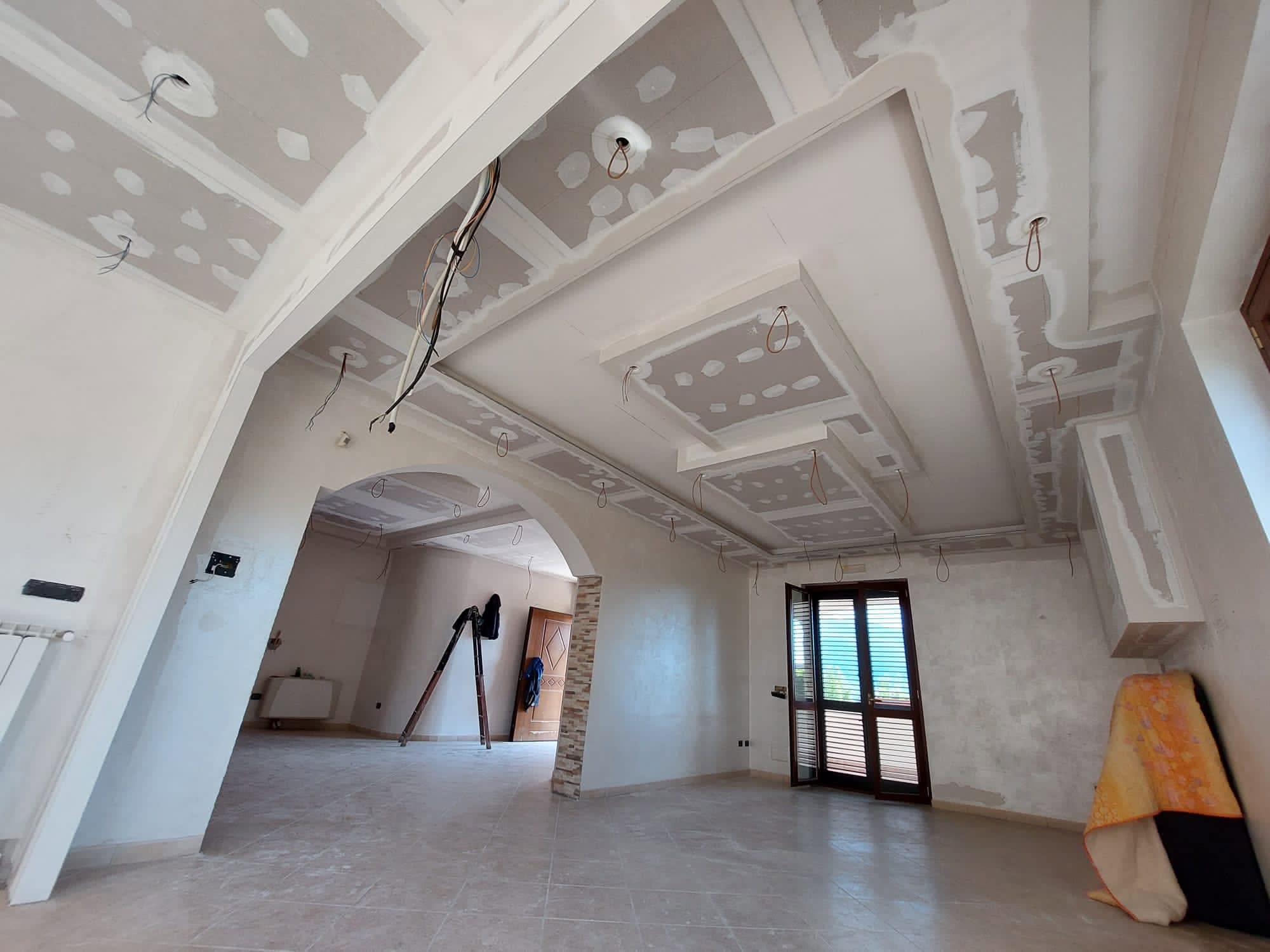 Controsoffitto decorativo predisposto per illuminazione